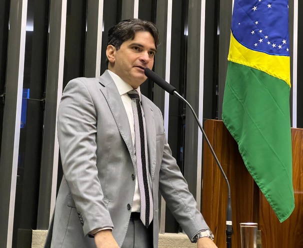 Coordenador da bancada federal, Murilo promove reunião entre ministra da Saúde e secretário de Saúde da Paraíba